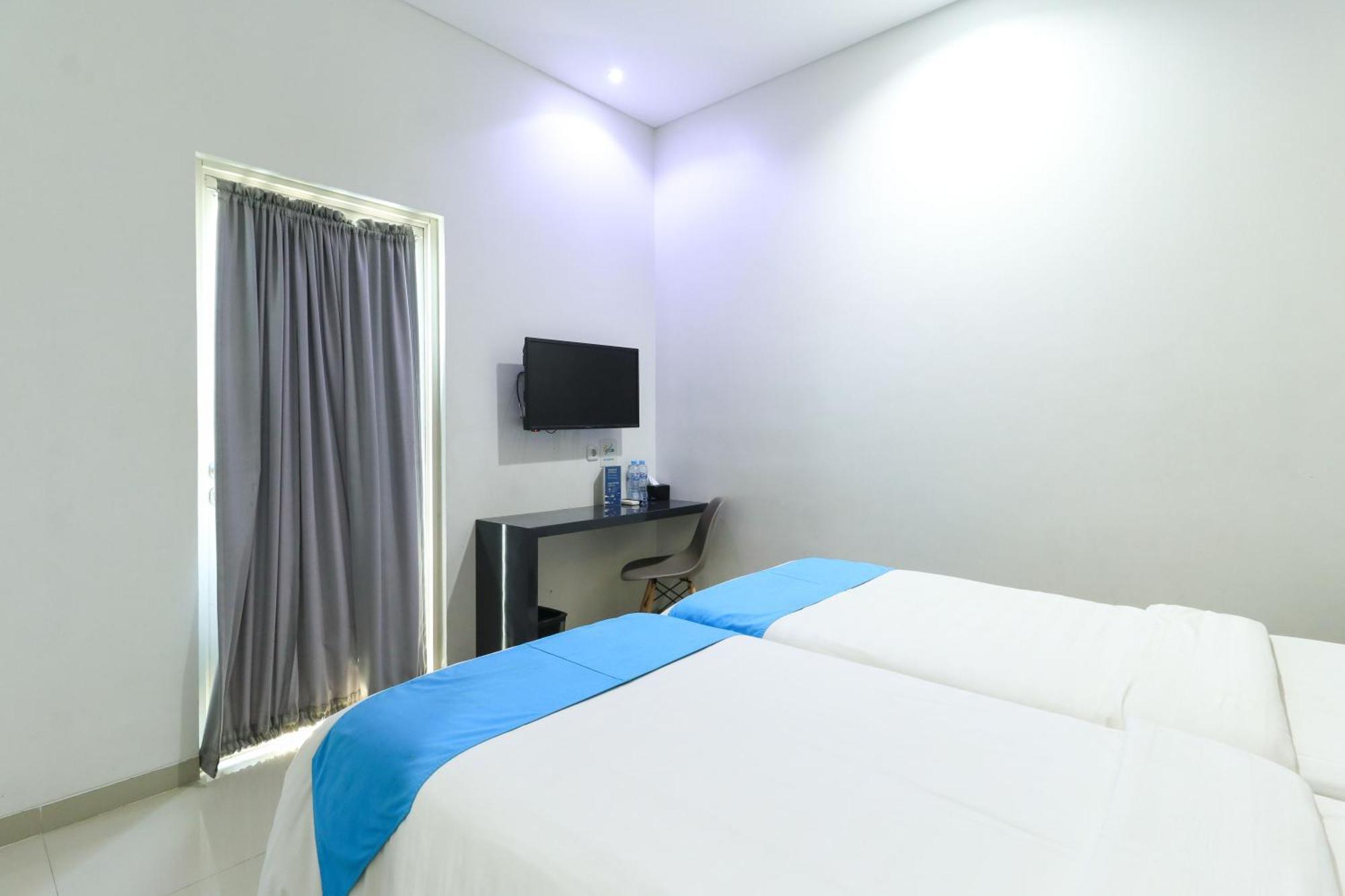 Hotel Berlian International Surabaya Exteriör bild